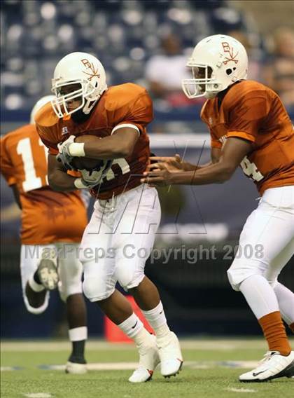 Thumbnail 2 in Trotwood-Madison vs. Bowie (Kirk Herbstreit Varsity Football Series) photogallery.