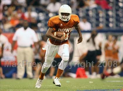 Thumbnail 2 in Trotwood-Madison vs. Bowie (Kirk Herbstreit Varsity Football Series) photogallery.