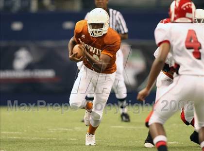 Thumbnail 2 in Trotwood-Madison vs. Bowie (Kirk Herbstreit Varsity Football Series) photogallery.
