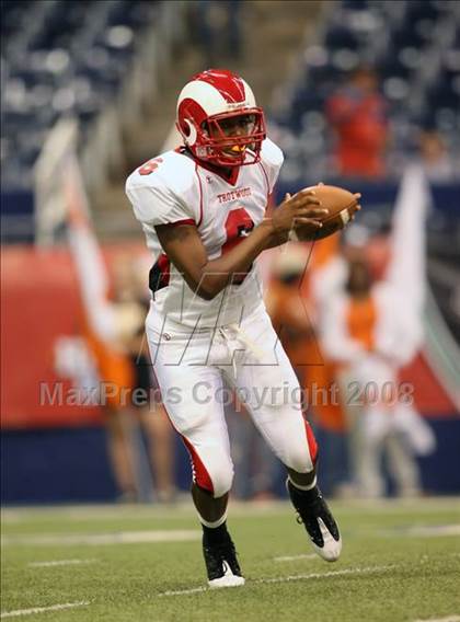 Thumbnail 1 in Trotwood-Madison vs. Bowie (Kirk Herbstreit Varsity Football Series) photogallery.