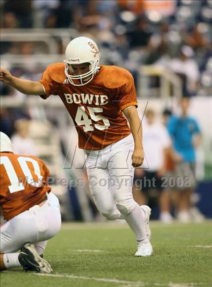 Thumbnail 2 in Trotwood-Madison vs. Bowie (Kirk Herbstreit Varsity Football Series) photogallery.