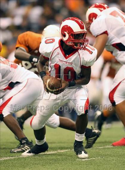 Thumbnail 1 in Trotwood-Madison vs. Bowie (Kirk Herbstreit Varsity Football Series) photogallery.