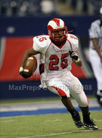 Thumbnail 1 in Trotwood-Madison vs. Bowie (Kirk Herbstreit Varsity Football Series) photogallery.