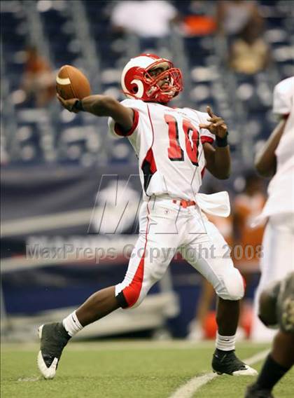 Thumbnail 1 in Trotwood-Madison vs. Bowie (Kirk Herbstreit Varsity Football Series) photogallery.