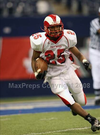 Thumbnail 2 in Trotwood-Madison vs. Bowie (Kirk Herbstreit Varsity Football Series) photogallery.