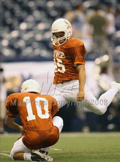 Thumbnail 1 in Trotwood-Madison vs. Bowie (Kirk Herbstreit Varsity Football Series) photogallery.