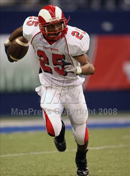 Thumbnail 2 in Trotwood-Madison vs. Bowie (Kirk Herbstreit Varsity Football Series) photogallery.
