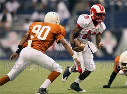 Thumbnail 2 in Trotwood-Madison vs. Bowie (Kirk Herbstreit Varsity Football Series) photogallery.