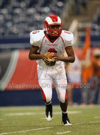 Thumbnail 1 in Trotwood-Madison vs. Bowie (Kirk Herbstreit Varsity Football Series) photogallery.