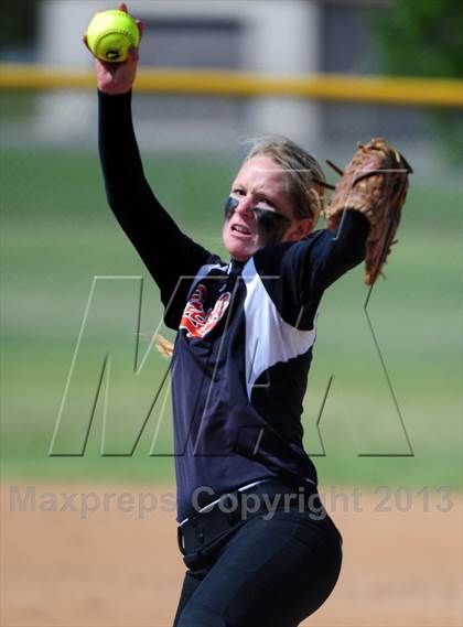 Thumbnail 1 in Fruitland vs Homedale (IHSAA 3A Semifinal) photogallery.