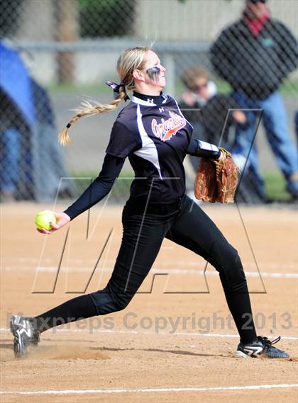 Thumbnail 1 in Fruitland vs Homedale (IHSAA 3A Semifinal) photogallery.