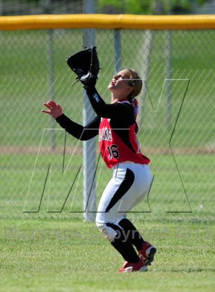 Thumbnail 3 in Fruitland vs Homedale (IHSAA 3A Semifinal) photogallery.