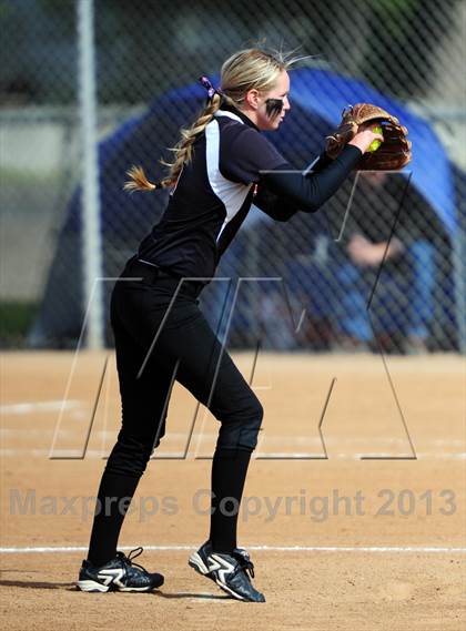 Thumbnail 3 in Fruitland vs Homedale (IHSAA 3A Semifinal) photogallery.