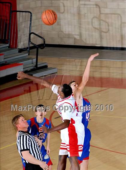 Thumbnail 1 in Washington vs. Folsom (MaxPreps Holiday Classic) photogallery.