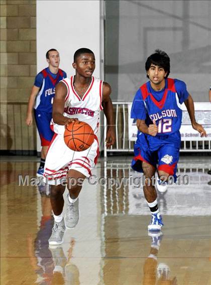Thumbnail 2 in Washington vs. Folsom (MaxPreps Holiday Classic) photogallery.