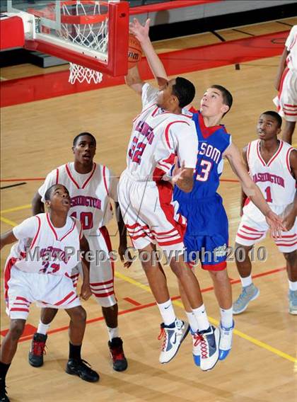 Thumbnail 3 in Washington vs. Folsom (MaxPreps Holiday Classic) photogallery.