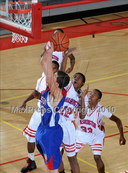 Thumbnail 1 in Washington vs. Folsom (MaxPreps Holiday Classic) photogallery.