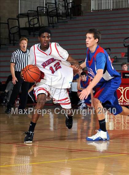 Thumbnail 1 in Washington vs. Folsom (MaxPreps Holiday Classic) photogallery.