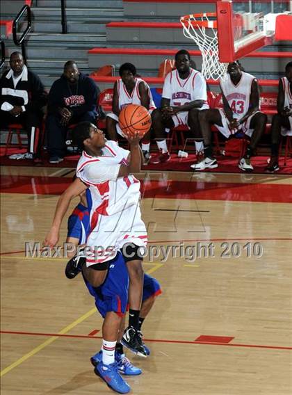 Thumbnail 3 in Washington vs. Folsom (MaxPreps Holiday Classic) photogallery.