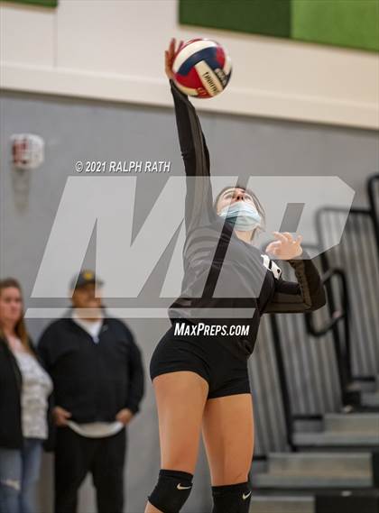 Thumbnail 2 in Maxwell vs. Chester (CIF NS D7 Final) photogallery.