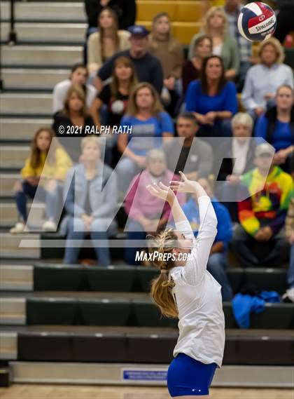 Thumbnail 2 in Maxwell vs. Chester (CIF NS D7 Final) photogallery.