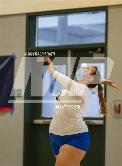 Thumbnail 3 in Maxwell vs. Chester (CIF NS D7 Final) photogallery.