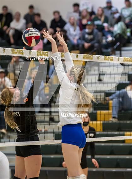 Thumbnail 2 in Maxwell vs. Chester (CIF NS D7 Final) photogallery.