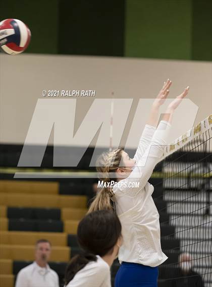 Thumbnail 2 in Maxwell vs. Chester (CIF NS D7 Final) photogallery.