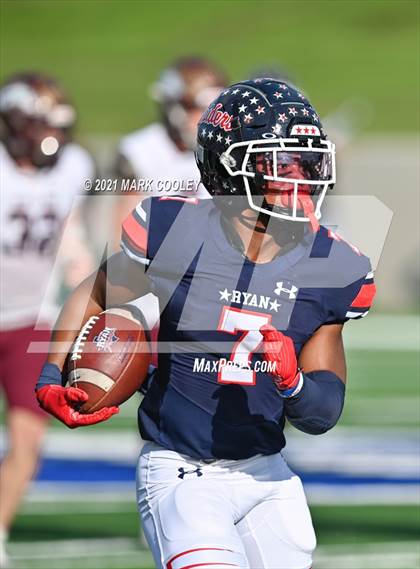 Thumbnail 2 in Ryan vs. Magnolia West (UIL 5A D1 Area Playoff) photogallery.