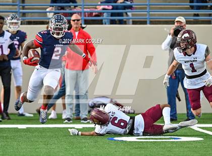 Thumbnail 2 in Ryan vs. Magnolia West (UIL 5A D1 Area Playoff) photogallery.