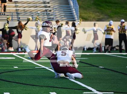 Thumbnail 2 in Ryan vs. Magnolia West (UIL 5A D1 Area Playoff) photogallery.