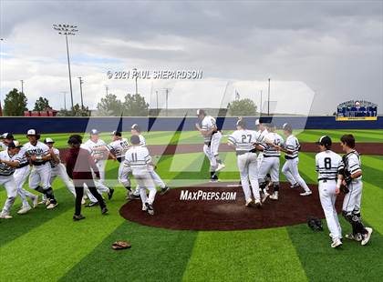 Thumbnail 3 in Peyton vs. Limon (CHSAA 2A State Final) photogallery.
