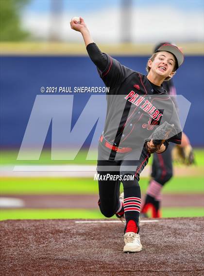 Thumbnail 1 in Peyton vs. Limon (CHSAA 2A State Final) photogallery.