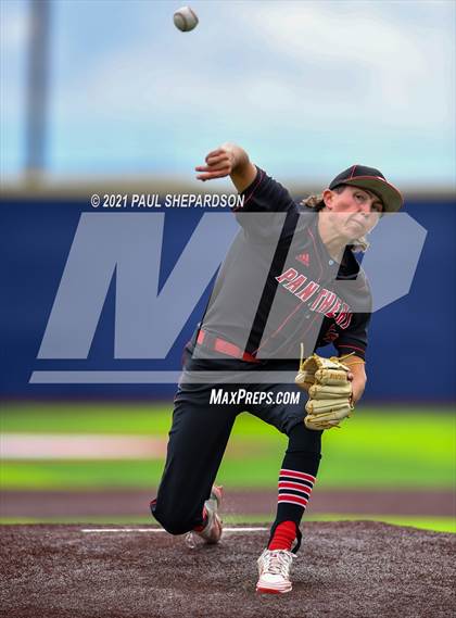 Thumbnail 1 in Peyton vs. Limon (CHSAA 2A State Final) photogallery.