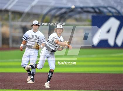 Thumbnail 3 in Peyton vs. Limon (CHSAA 2A State Final) photogallery.