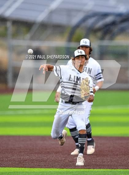 Thumbnail 2 in Peyton vs. Limon (CHSAA 2A State Final) photogallery.