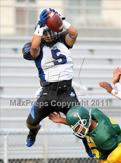 Thumbnail 2 in Hope Centre vs. Windward photogallery.