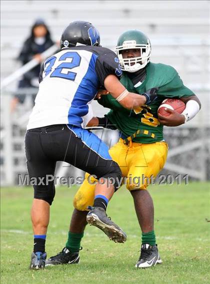 Thumbnail 3 in Hope Centre vs. Windward photogallery.