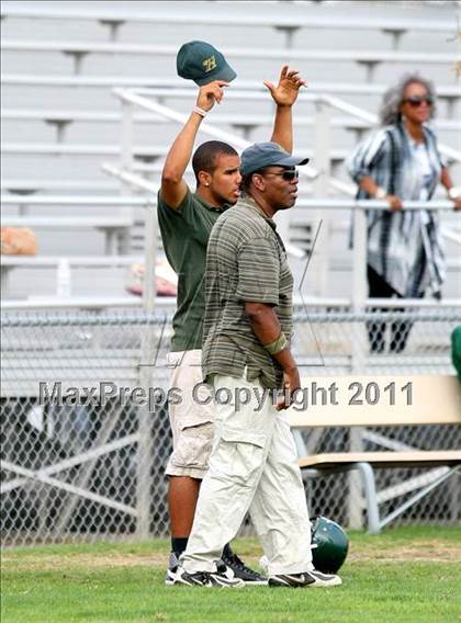 Thumbnail 2 in Hope Centre vs. Windward photogallery.