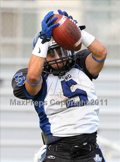 Thumbnail 3 in Hope Centre vs. Windward photogallery.