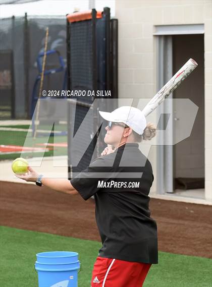 Thumbnail 3 in Bridgeland vs Tomball (UIL Softball 6A Region 2 Bi District) photogallery.