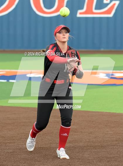 Thumbnail 2 in Bridgeland vs Tomball (UIL Softball 6A Region 2 Bi District) photogallery.