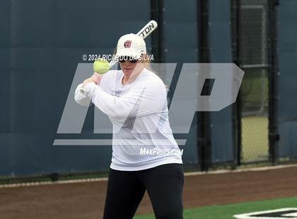 Thumbnail 2 in Bridgeland vs Tomball (UIL Softball 6A Region 2 Bi District) photogallery.