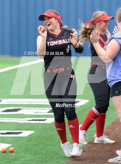 Thumbnail 2 in Bridgeland vs Tomball (UIL Softball 6A Region 2 Bi District) photogallery.