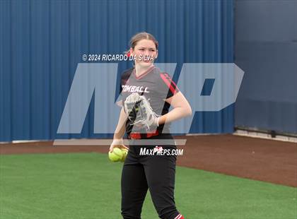 Thumbnail 2 in Bridgeland vs Tomball (UIL Softball 6A Region 2 Bi District) photogallery.