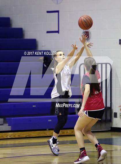 Thumbnail 1 in Anchor Bay @ Utica Eisenhower photogallery.