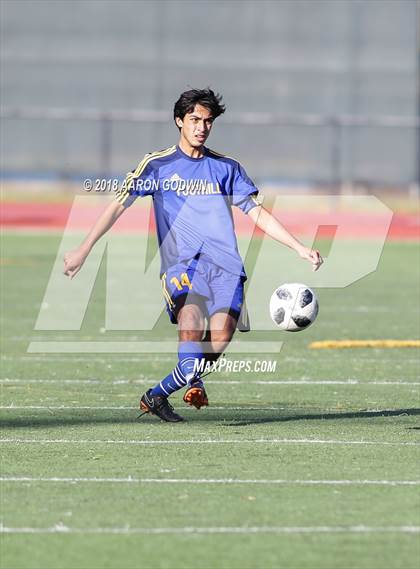 Thumbnail 2 in Santa Rosa vs Foothill (Winter Soccer Classic) photogallery.