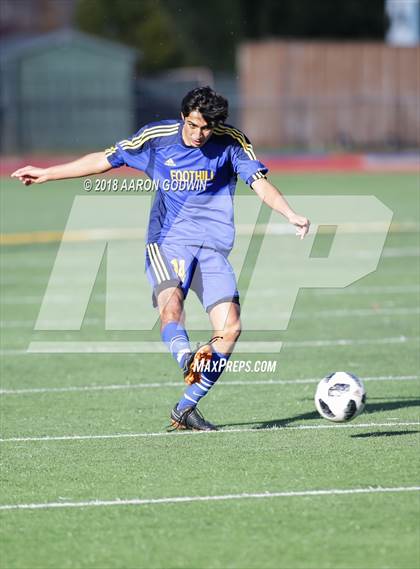 Thumbnail 2 in Santa Rosa vs Foothill (Winter Soccer Classic) photogallery.