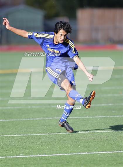 Thumbnail 3 in Santa Rosa vs Foothill (Winter Soccer Classic) photogallery.