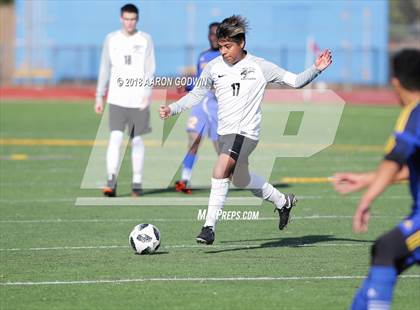 Thumbnail 2 in Santa Rosa vs Foothill (Winter Soccer Classic) photogallery.